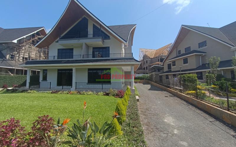 6 Bedroom  Ultra-Modern Maisonette for Sale in Daykio, Bustani, Ruiru
