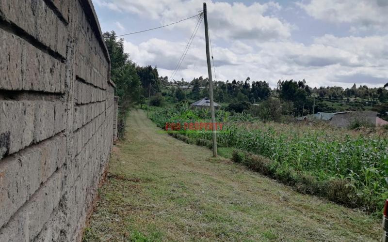 Red Soil Well Drained Plot For Sale In Gikambura