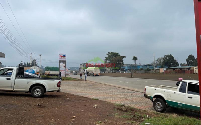 Commercial 100 By 100 Fts Plot For Sale Fronting The Tarmac (waiyaki Way) In Sigona Zambezi.