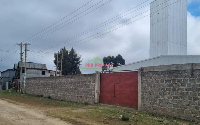 Commercial Godown For Sale Along The Nairobi-nakuru Highway.