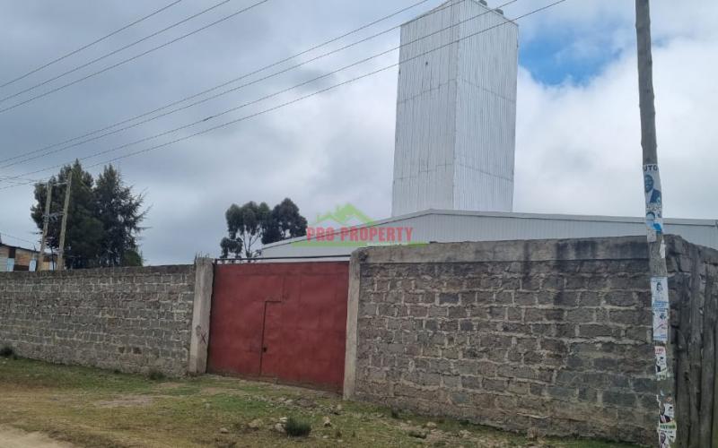 Commercial Godown For Sale Along The Nairobi-nakuru Highway.
