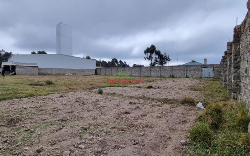 Commercial Godown For Sale Along The Nairobi-nakuru Highway.
