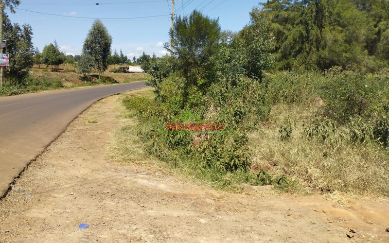 PRIME 50 BY 100 COMMERCIAL PLOT FOR SALE IN KIKUYU ONDIRI KARAI.