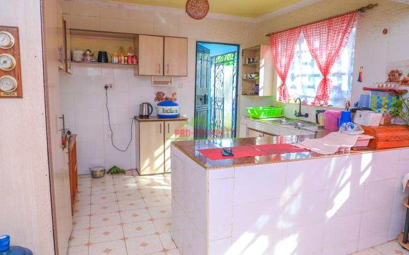 3 Bedroom Maisonette For Sale