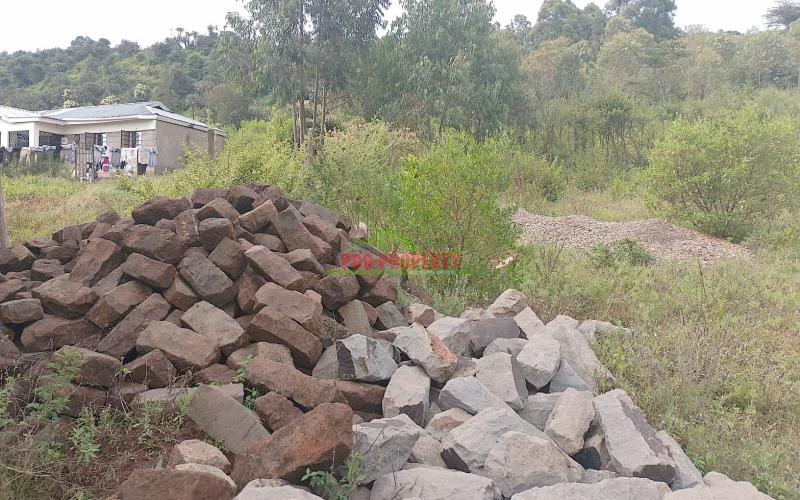 Ready to build plot for sale in Nachu area