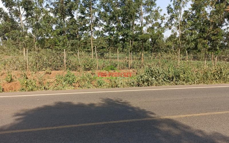 Commercial Touching Tarmac Plot For Sale In Kamangu