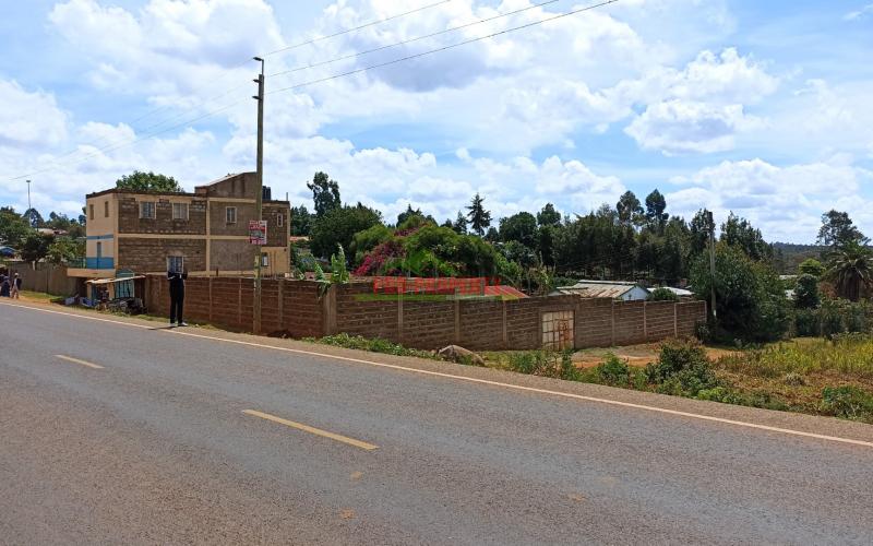 Touching Tarmac Commercial Plot For Sale Kamangu, Thigio