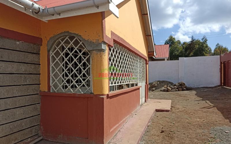 3 Bedroom Bungalow For Sale In Kamangu, Kinamba