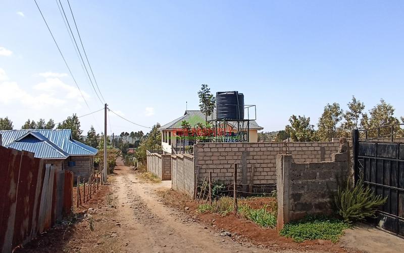 Semi-complete 4 Bedroom House For Sale In Kamangu, California Estate.