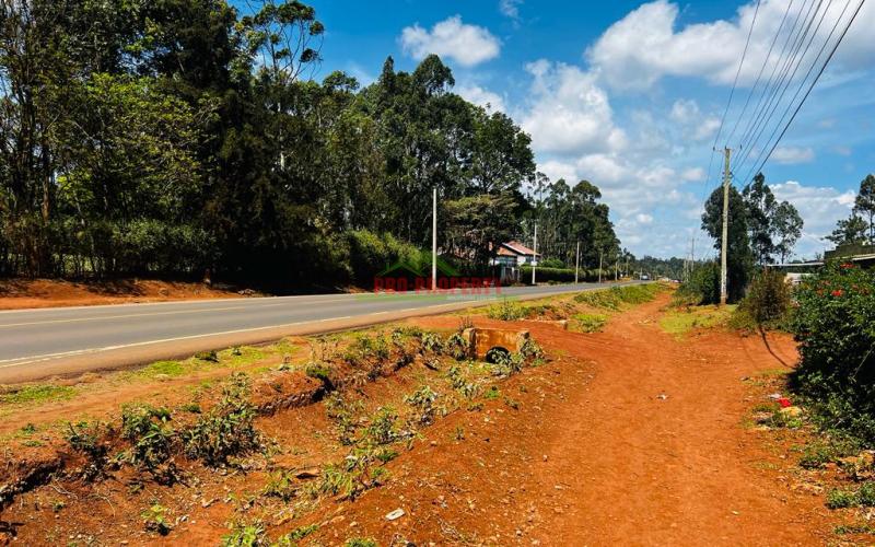 Commercial 100 By 100 Fts Plot For Sale Fronting The Tarmac (thogoto-mutarakwa Road) In Gikambura.