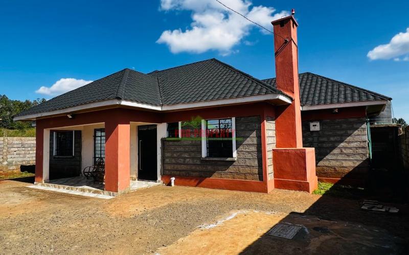 4 Bedroom House For Sale in Kikuyu, Gikambura (Master En-suite).