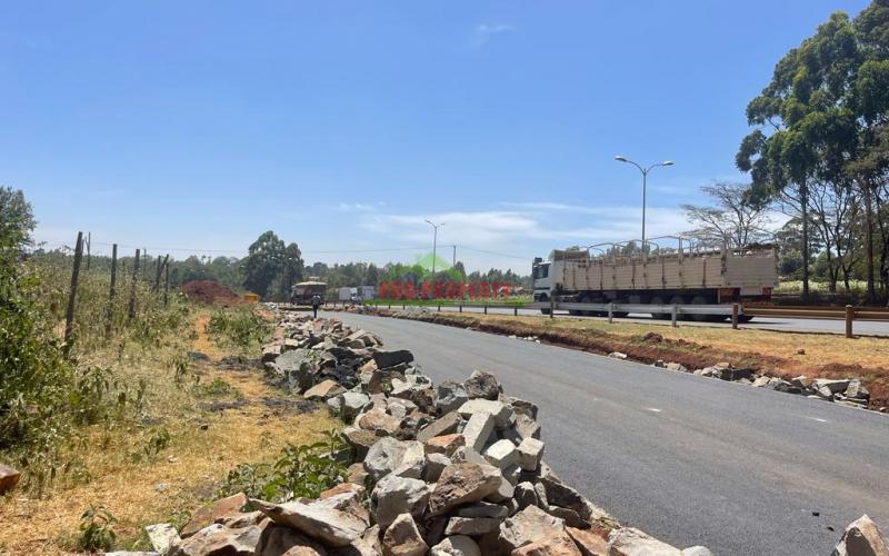 Prime Commercial Plot Fronting The Tarmac For Sale In Kikuyu Along The Southern Bypass.