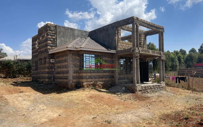 Semi-Incomplete 4 Bedroom Maisonette House For Sale in Kikuyu, Kamangu (within California Breeze Gated Estate).