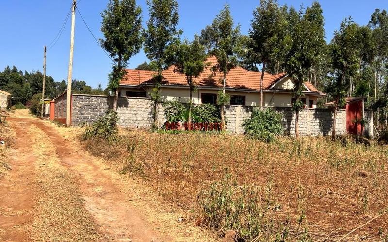 100 X 100ft Residential Plot For Sale In Kikuyu, Ondiri.
