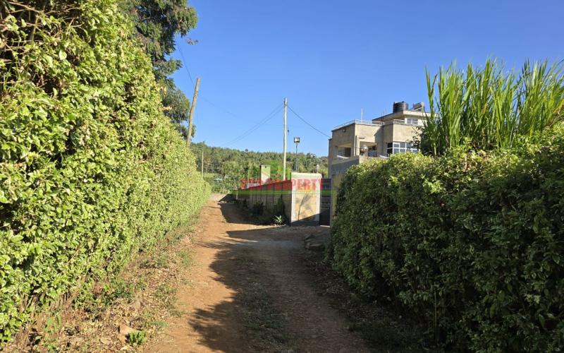 Prime100x100ft Residential Plot For Sale In A Secure Gated Community – Just 400m From Tarmac