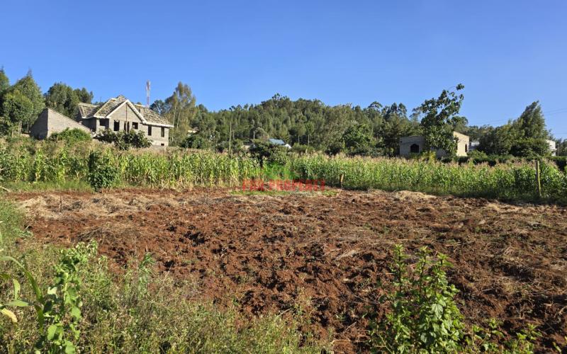 Prime 50x100ft Residential Plot for Sale in a Secure Gated Community – Just 400m from Tarmac