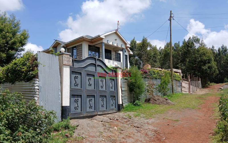 RESIDENTIAL PLOTS FOR SALE  (ready to build and ready tittle deeds)