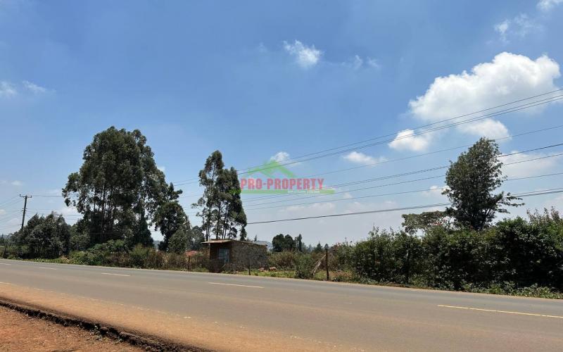 Prime One Acre Land On Tarmac For Sale In Kikuyu ,gikambura.
