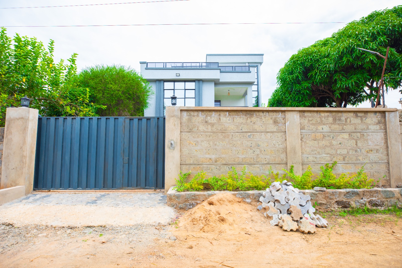 Elegant 4-bedroom Standalone Maisonette For Sale – Kenyatta Road Estate